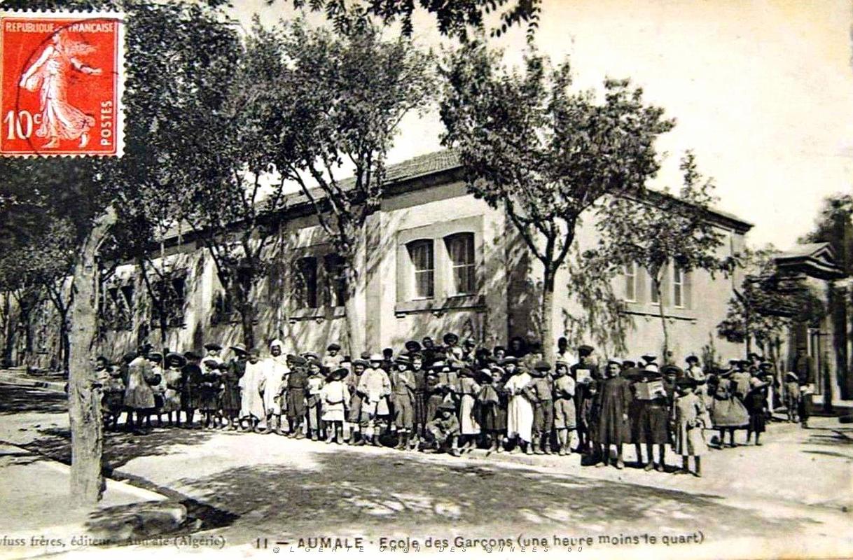 963- Aumale - ecole de garcons.jpg